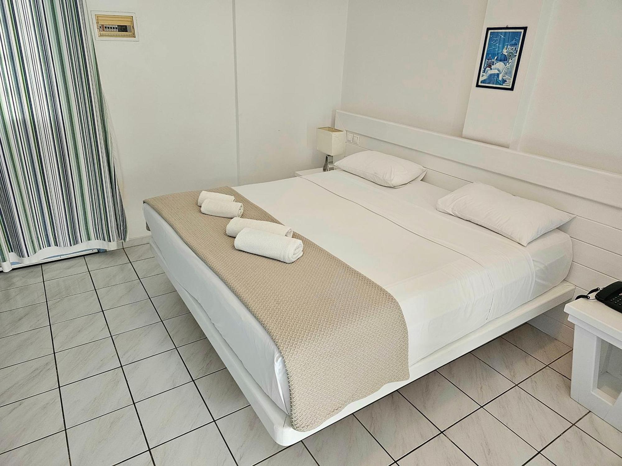 Meltemi Village Hotel Períssa Eksteriør bilde